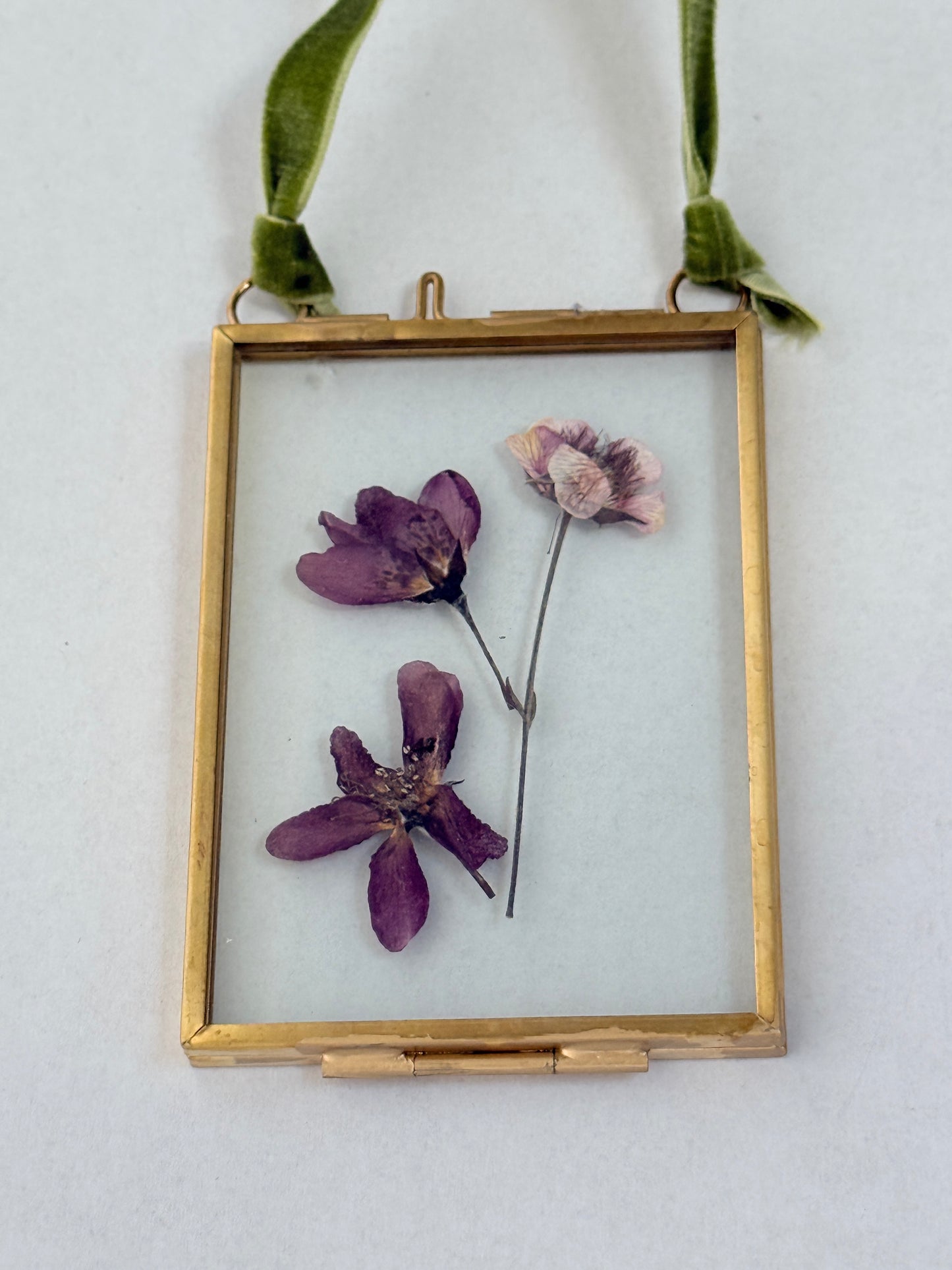 Pressed Floral Ornament -Magenta